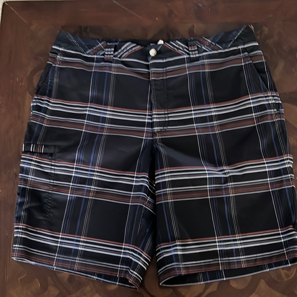 Mens size 34 golf shorts in good condition